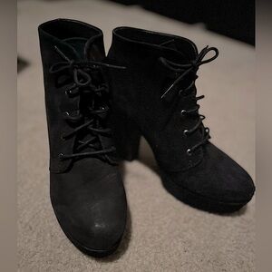 Steve Madden size 9 black heel booties